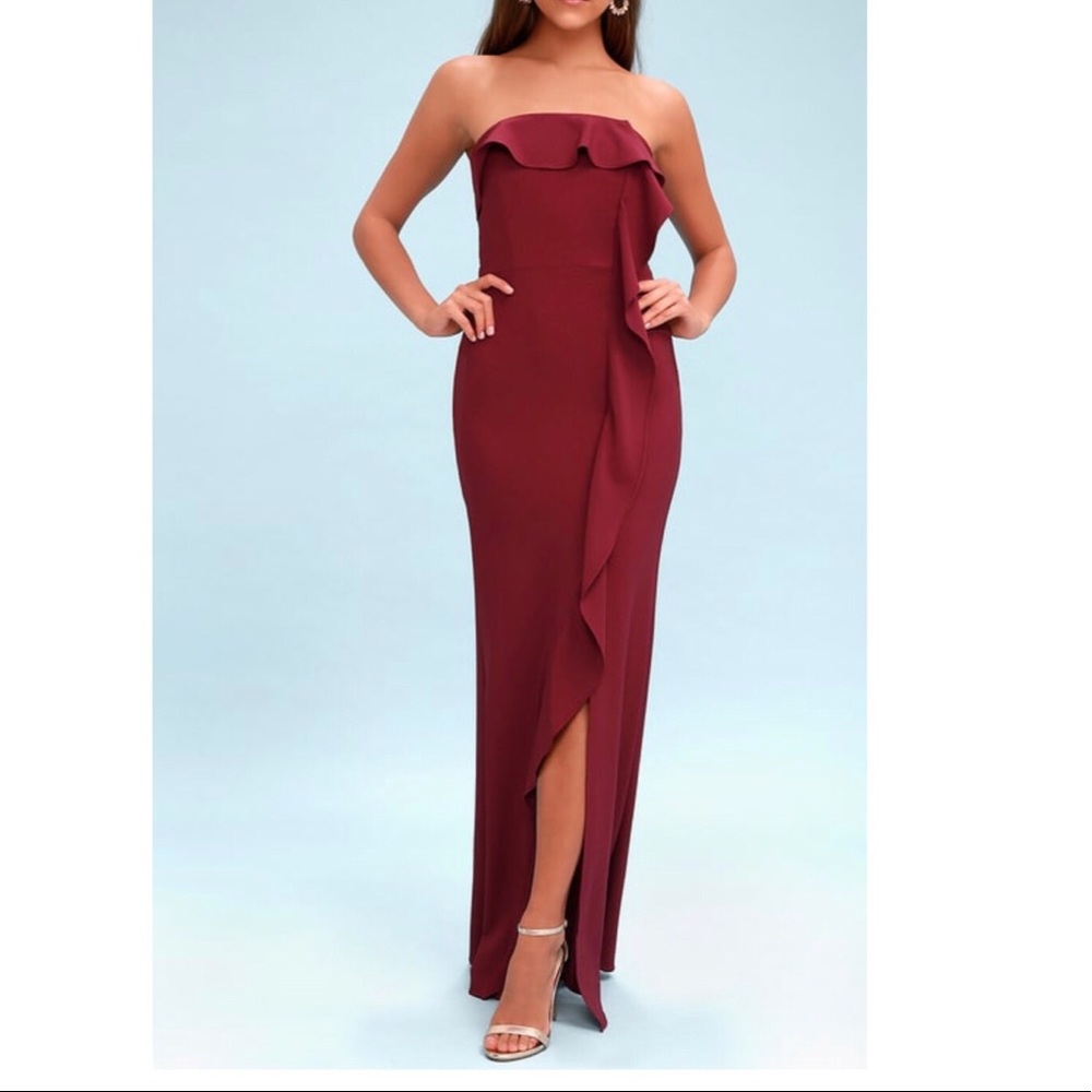 Lulu’s Valerie Ruffled Strapless Gown